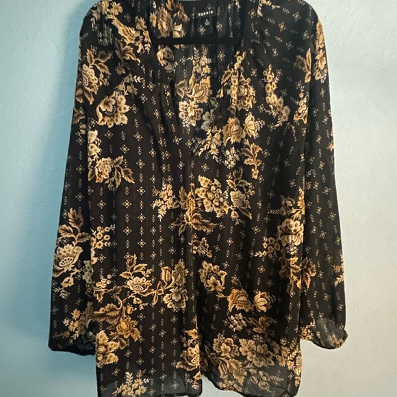 TORRID top - Picture 2 of 6